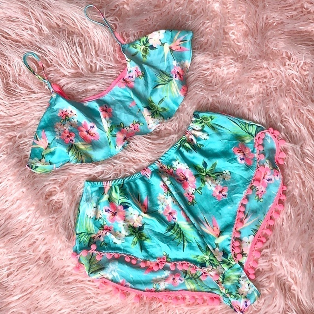 Victoria’s Secret Tropical Pom Flounce Set